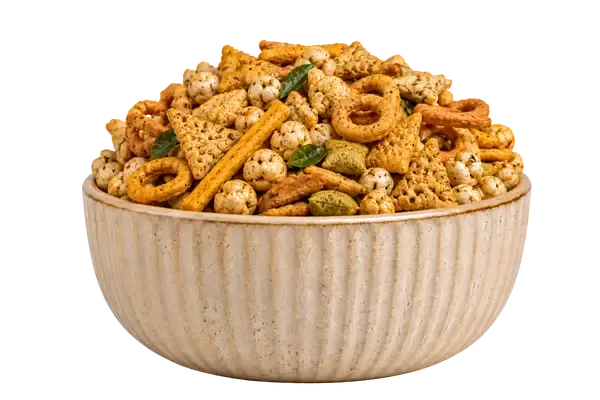 Ragi chips and jowar puffs from a millet snacks manufacturer for private label